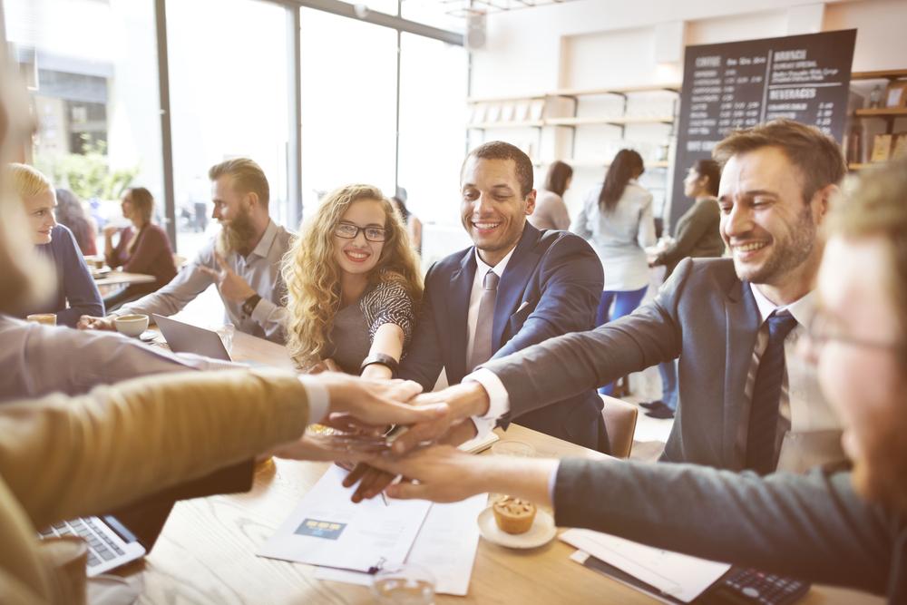 Los modelos de empresas franquiciadas o empresas en red requieren de un modelo de formación y capacitación de los franquiciados continuo Los modelos de empresas franquiciadas o empresas en red requieren de un modelo de formación y capacitación de los franquiciados continuo